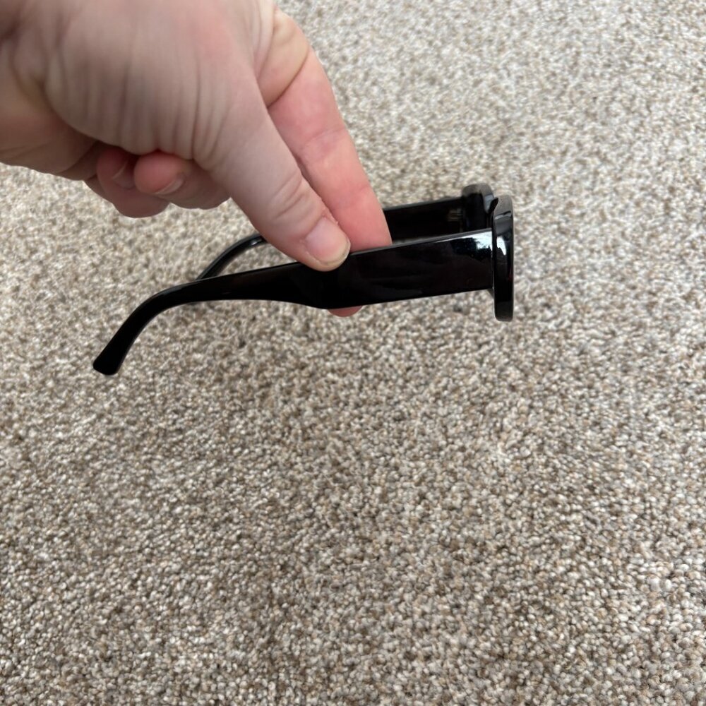 Black Plastic Y2K Square Sunglasses - Picture 6 of 7